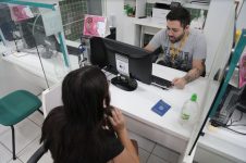 auxiliar-de-limpeza,-cozinheiro-e-operador-de-telemarketing;-fortaleza-tem-mais-de-2,4-mil-vagas-de-emprego