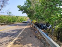 batida-entre-caminhonete-e-carro-proximo-de-ponte-deixa-um-morto-e-feridos