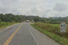 caminhoneiro-tem-carga-roubada,-aciona-policia-e-acaba-preso-em-sc