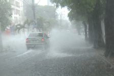 defesa-civil-alerta-que-frente-fria-deve-provocar-temporais-e-ventos-de-ate-60-km/h-no-vale-e-regiao;-veja-a-previsao