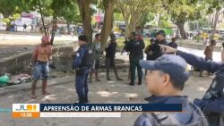 dezenas-de-armas-brancas-sao-apreendidas-na-praca-dom-pedro-ii,-no-centro-de-belem