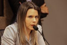 moraes-arquiva-inquerito-contra-deputada-por-suposta-participacao-em-atos-golpistas