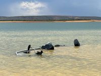 lancha-afunda-e-familia-de-turistas-nada-15-km-ate-ilha-para-se-salvar-na-represa-de-tres-marias,-em-mg