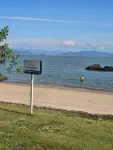 homem-e-flagrado-tomando-banho-na-beira-mar-norte,-em-florianopolis