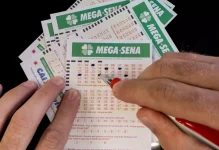 mega-sena:-tres-apostadores-de-sc-acertam-cinco-numeros-e-faturam-‘boladinha’