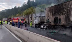 caminhao-pega-fogo-e-congestiona-o-transito-na-br-101,-no-morro-dos-cavalos