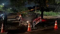 video:-motorista-com-sinais-de-embriaguez-bate-em-poste-e-colide-com-carro-na-contramao-em-manaus