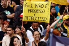 fotos:-veja-como-foram-as-manifestacoes-pelo-fim-da-escala-6×1-nas-capitais-do-brasil