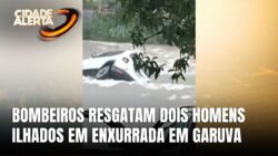 bombeiros-resgatam-homens-ilhados-em-carro-durante-enxurrada