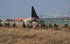 acidente-de-aviao-na-coreia-do-sul-deixa-mais-de-160-mortos